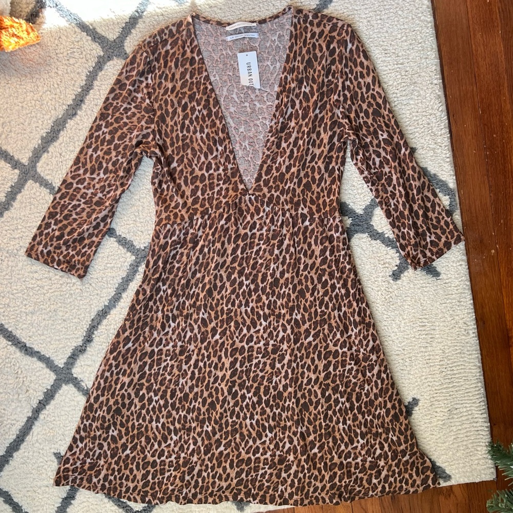 NWT! Sexy Plunging Leopard Dress! ⚡️